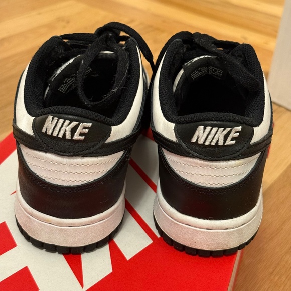 Nike Dunk Low Pandas Black/White - Picture 4 of 8